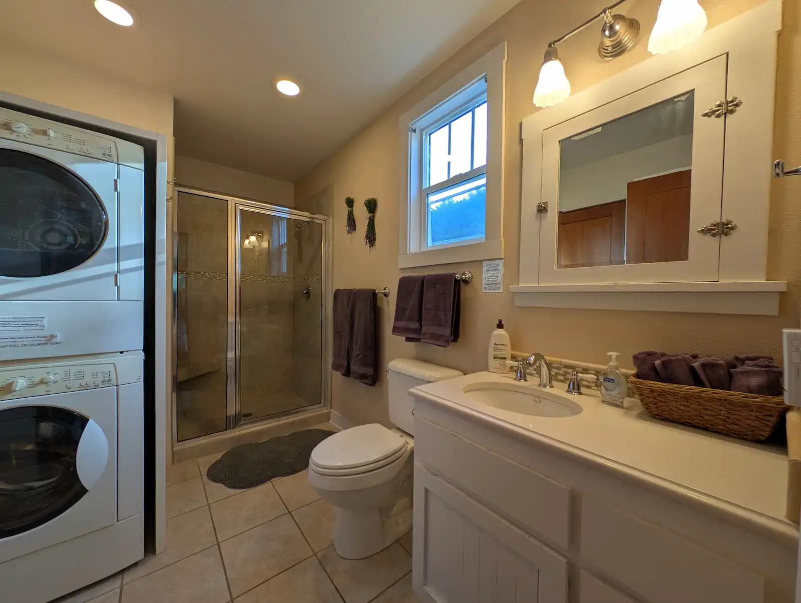 Sequim Retreat w/Hot Tub - Pet Friendly (OFFSITE) 4 rm_Sequim_Retreate_4