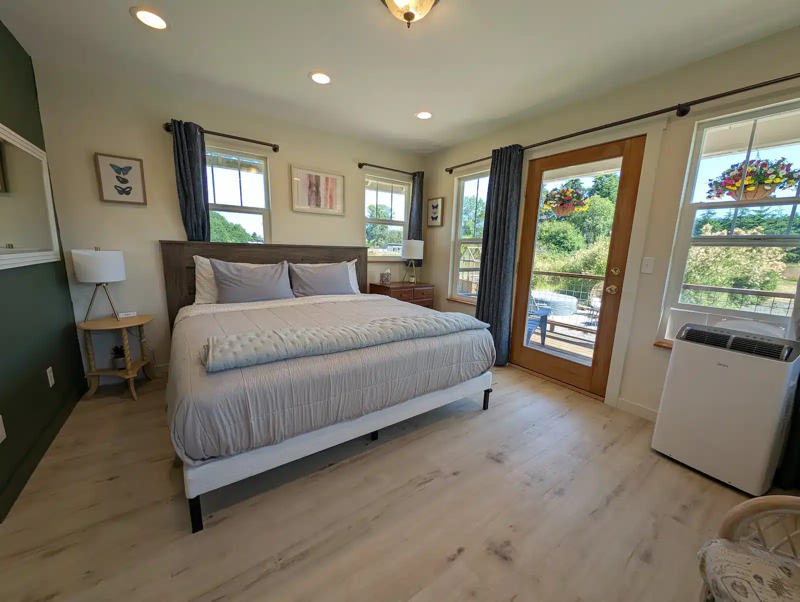Sequim Studio w/Hot Tub 5 rm_Studio_Rental_5