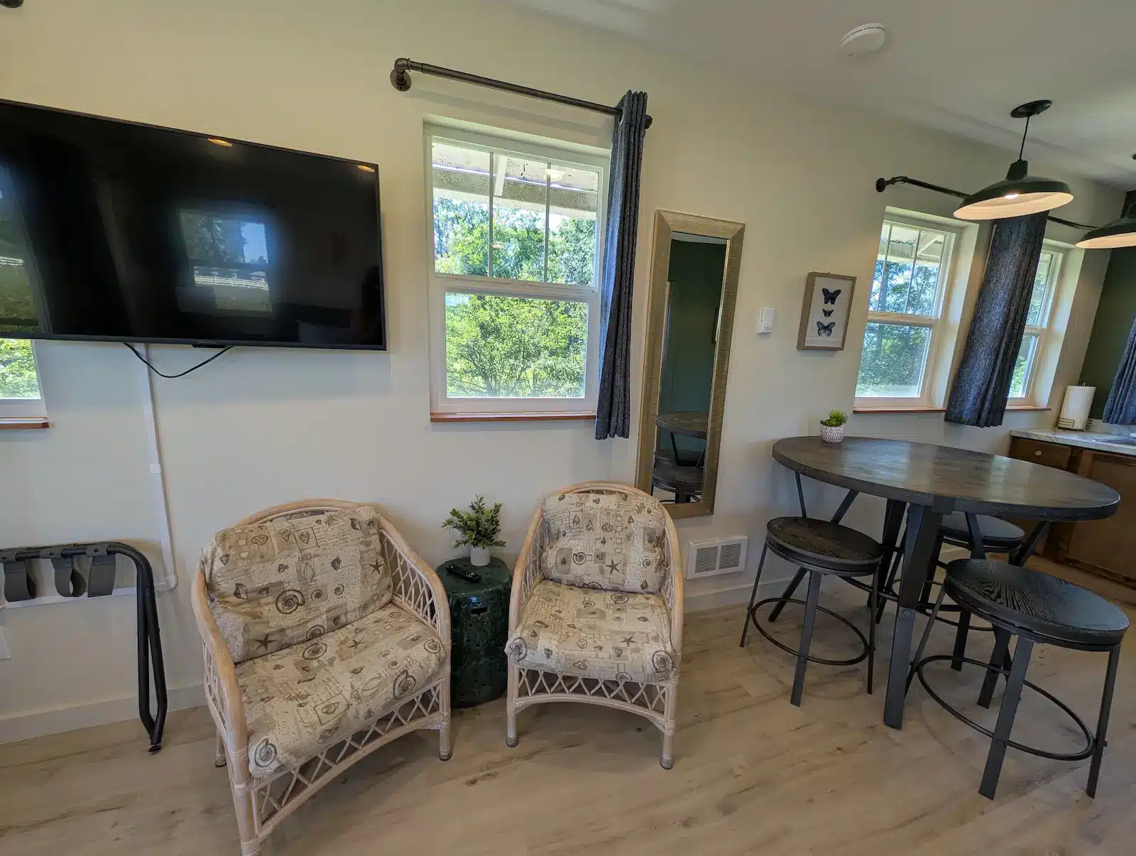 Sequim Studio w/Hot Tub 6 rm_Studio_Rental_6