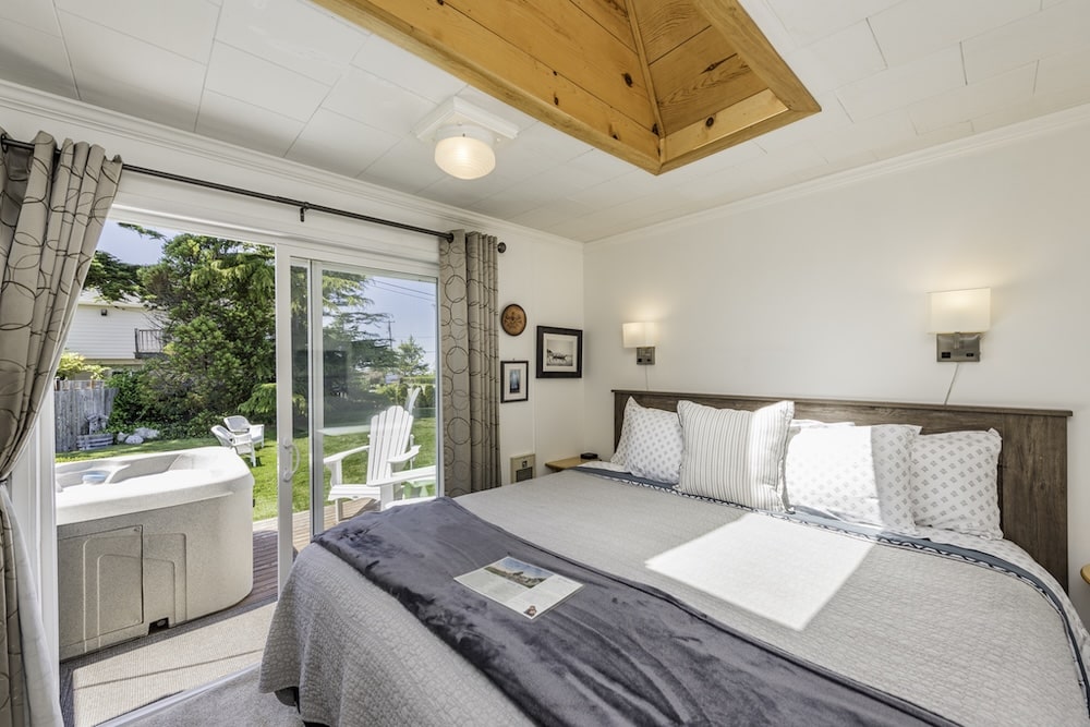 One-bedroom suite at our Sequim lodging